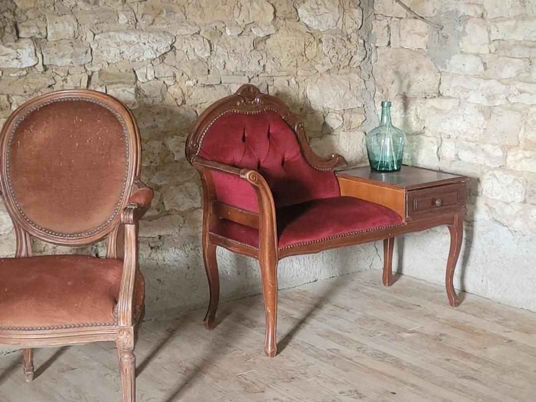 Nuit Insolite, Chambre Au Dessus D'Une Etable La Chapelle-Themer Eksteriør billede